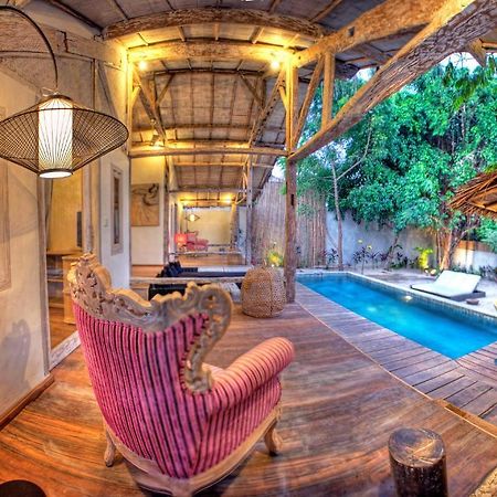 Villa Rumah Rinda Гили Траванган Номер фото